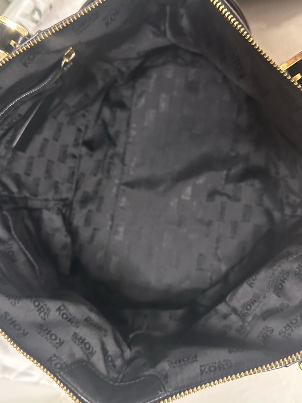 Michael Kors Black Pebbled Leather Jet Set Tote Bag with Dust Bag - Picture 4 of 9
